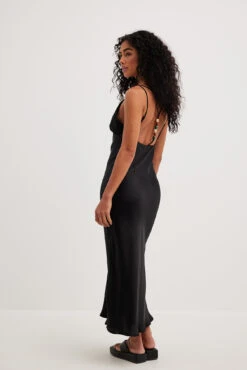 Robe En Satin à Détail Au Dos -Lady Doux Soldes Magasin back detail satin dress 1796 000039 0002 04