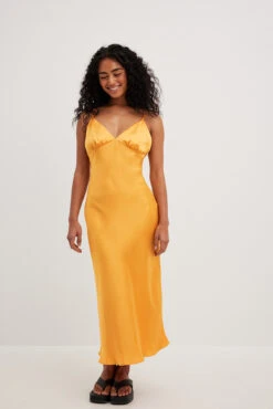 Robe En Satin à Détail Au Dos -Lady Doux Soldes Magasin back detail satin dress 1796 000039 0024 25984 04