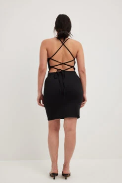 NA-KD Robe Mini à Bretelles Au Dos