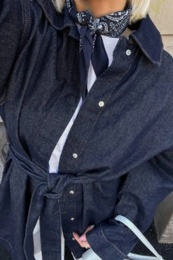 NA-KD Robe En Jean à Ceinture -Lady Doux Soldes Magasin belted denim dress rinse wash 1100 006889 1478 social12