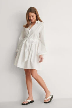 Robe Courte En Coton Avec Noeud Ajustable À La Taille