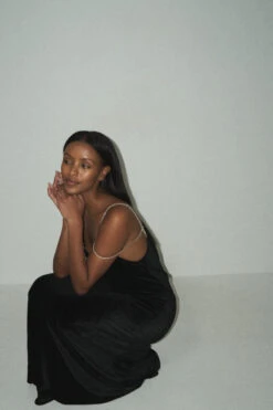 Robe En Velours à Strass 11 Robe En Velours à Strass -Lady Doux Soldes Magasin bts rhinestone detail velvet dress 1783 000017 0002 6543454