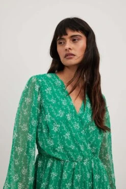 NA-KD Robe Mini à Manches Bouffantes -Lady Doux Soldes Magasin chiffon overlap puff sleeve mini dress 1100 006990 544234598