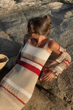 Robe Mi-longue En Maille Crochetée -Lady Doux Soldes Magasin crochet knitted midi dress 1795 000021 4417 editorial