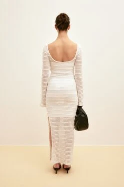 Robe Longue Structurée En Maille Crochetée 17 Robe Longue Structurée En Maille Crochetée -Lady Doux Soldes Magasin crochet structured maxi dress 1018 010481 0260 editorial8 1