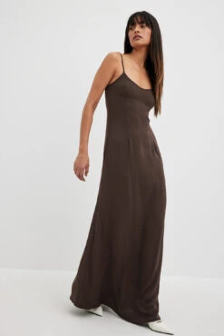 Maxi Robe Croisée Dans Le Dos -Lady Doux Soldes Magasin cross back detail dress 1749 000042 00178399 copy 2