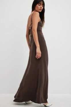 Maxi Robe Croisée Dans Le Dos