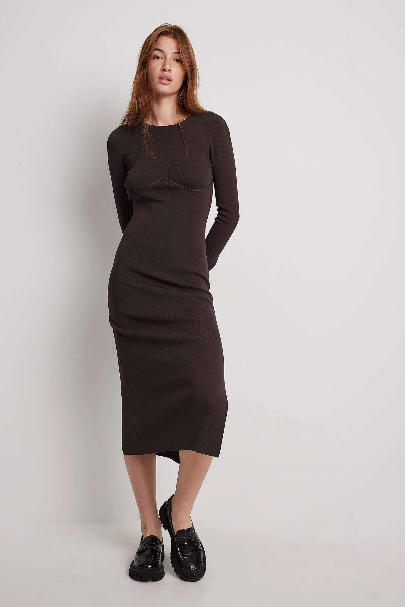 Robe à Dos Ouvert Avec Armatures 2 Robe à Dos Ouvert Avec Armatures – Image 2