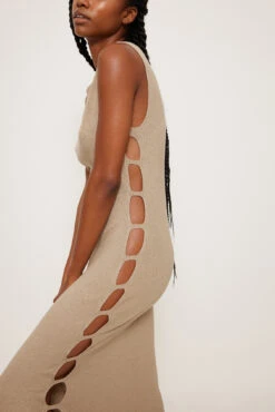 Robe Longue En Maille à Découpes 12 Robe Longue En Maille à Découpes -Lady Doux Soldes Magasin cut out detail knitted maxi dress 1787 000004 00056749
