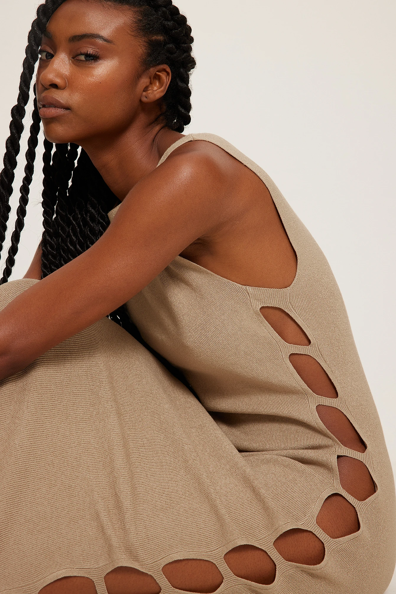 Robe Longue En Maille à Découpes 8 Robe Longue En Maille à Découpes – Image 8