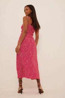 NA-KD Robe Mi-longue à Cordon De Serrage Sur La Poitrine -Lady Doux Soldes Magasin drawstring tie chest smock midi dress 1100 006161 57870159