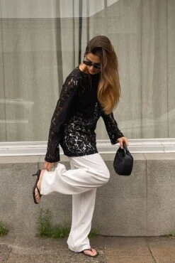 Robe Mini En Dentelle -Lady Doux Soldes Magasin embroidered mini dress 1708 000111 0002 1 social 1 1