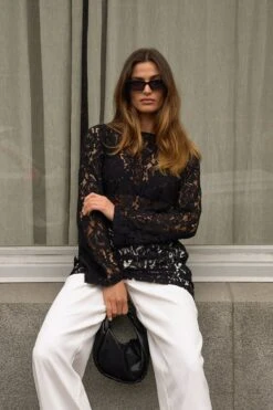 Robe Mini En Dentelle -Lady Doux Soldes Magasin embroidered mini dress 1708 000111 0002 social 1 1