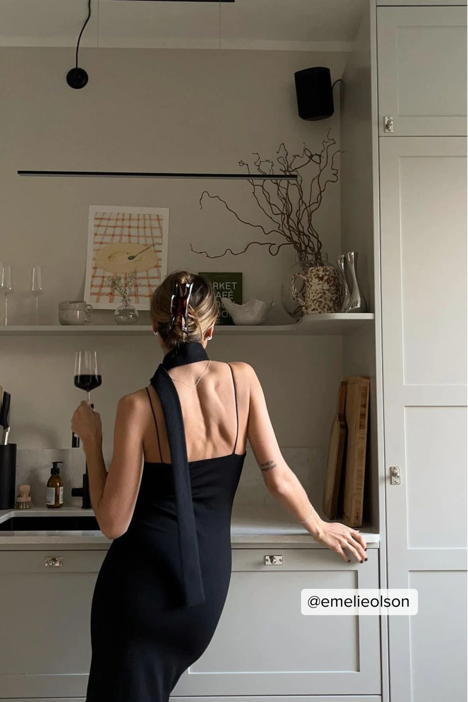 NA-KD Maxi Robe Bretelles Fines Asymétrique 1 NA-KD Maxi Robe Bretelles Fines Asymétrique