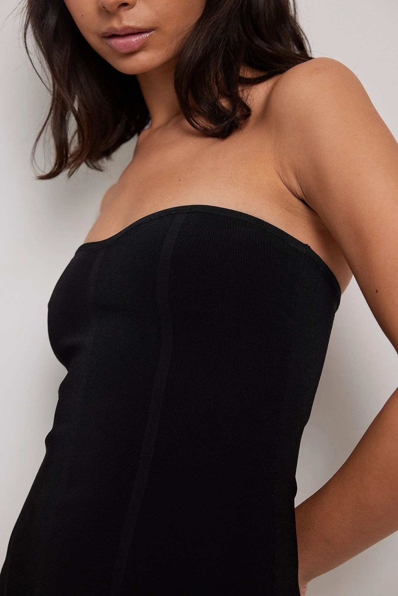 NA-KD Robe Mini Style Corset En Tricot Fin 4 NA-KD Robe Mini Style Corset En Tricot Fin – Image 4