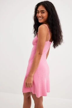 NA-KD Robe En Maille Fine à Boucle Dorée -Lady Doux Soldes Magasin fine knitted golden buckle dress 1100 007077 001528461 copy