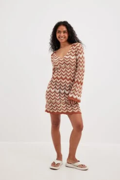 Robe Courte Ondulée En Maille Fine 18 Robe Courte Ondulée En Maille Fine -Lady Doux Soldes Magasin fine knitted wavy mini dress 1018 010270 075413154