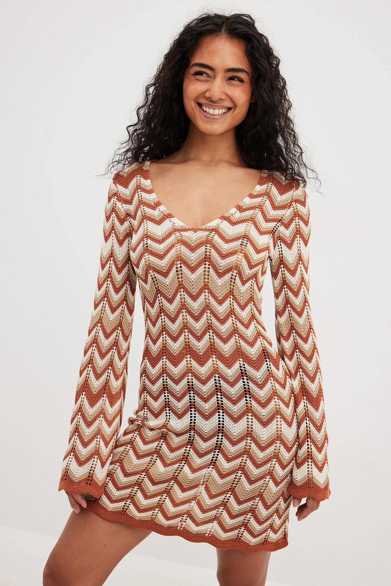 Robe Courte Ondulée En Maille Fine 7 Robe Courte Ondulée En Maille Fine – Image 7