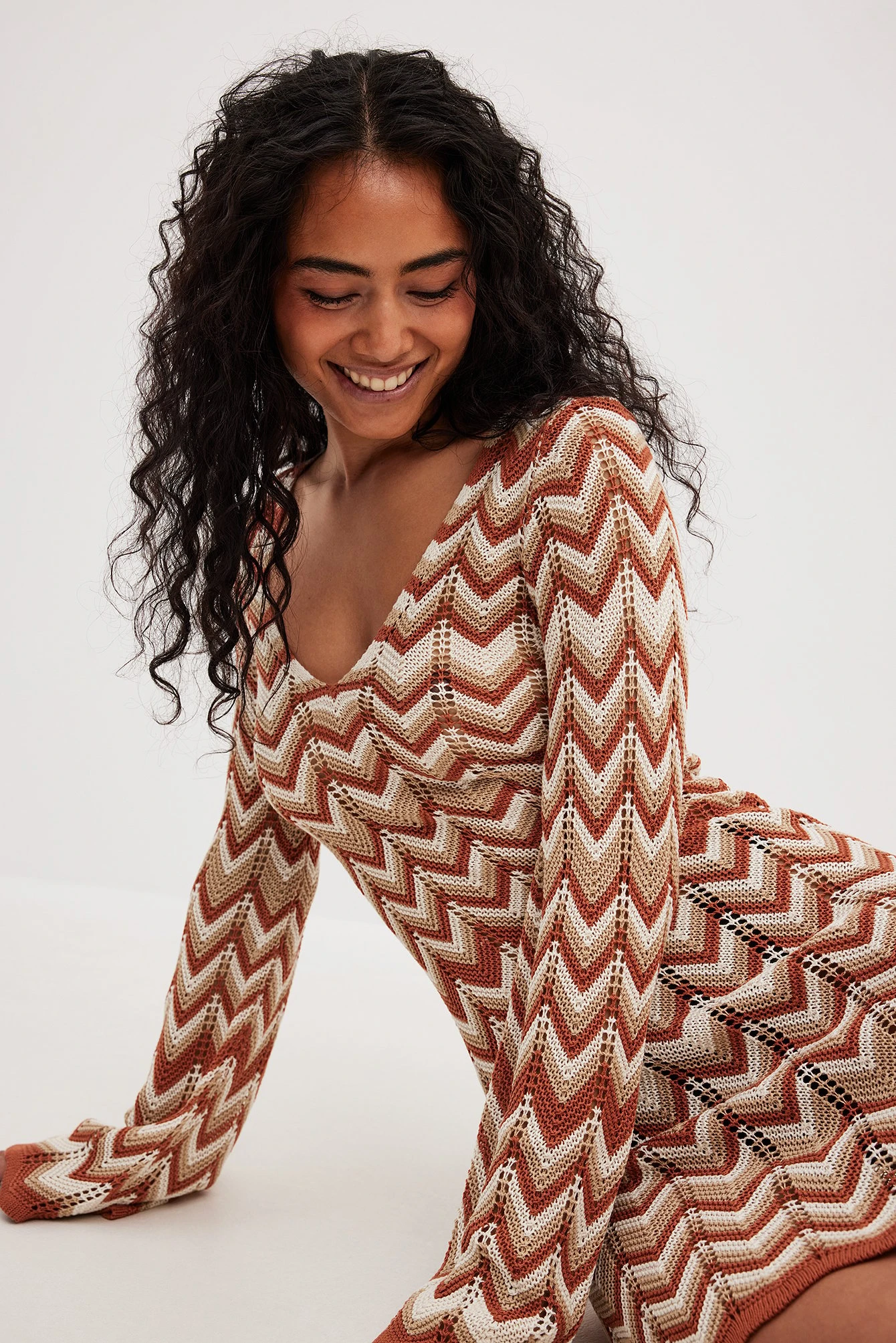 Robe Courte Ondulée En Maille Fine 6 Robe Courte Ondulée En Maille Fine – Image 6