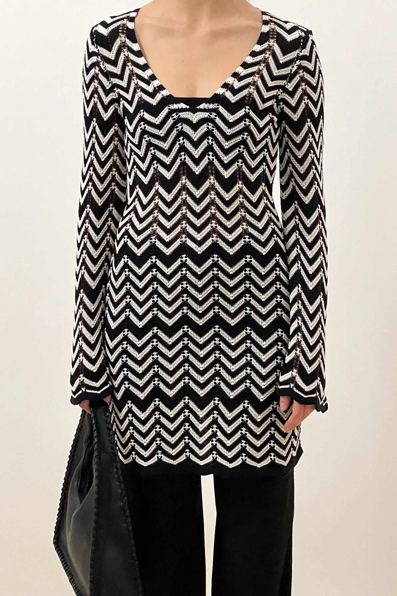 Robe Courte Ondulée En Maille Fine 5 Robe Courte Ondulée En Maille Fine – Image 5