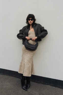 Robe En Tissu Mélangé Avec Bas Fluide 13 Robe En Tissu Mélangé Avec Bas Fluide -Lady Doux Soldes Magasin flowy bottom melange dress 1018 010280 0017 editorial