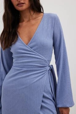 Robe Portefeuille Fluide Structurée -Lady Doux Soldes Magasin flowy wrap structured dress 1018 010466 00035582