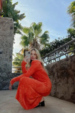 NA-KD Maxi Robe -Lady Doux Soldes Magasin fluffy knitted scoop neck maxi dress 1100 006083 0261 03