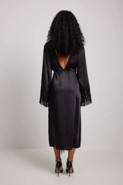 Robe Mi-longue En Tissu Satiné à Franges -Lady Doux Soldes Magasin fringes detail satin midi dress 1787 000010 00020365