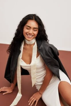 Robe Froncée à Laçage Sur Le Devant -Lady Doux Soldes Magasin gathered front strap dress 1018 010356 0260 creative 1