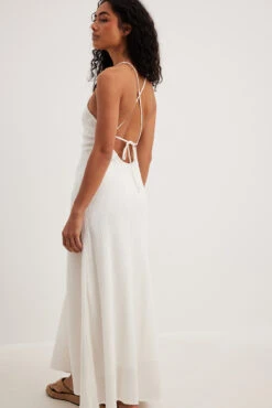 Robe Mi-longue à Emmanchures Américaines Et Dos Ouvert 15 Robe Mi-longue à Emmanchures Américaines Et Dos Ouvert -Lady Doux Soldes Magasin halterneck structure open back midi dress 1727 000138 1096 15192