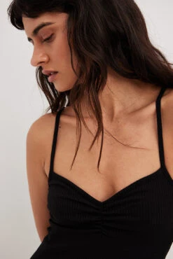 Robe Mi-longue à Bretelles Et Décolleté Cœur -Lady Doux Soldes Magasin heart neckline strap midi dress 1018 010522 00029179