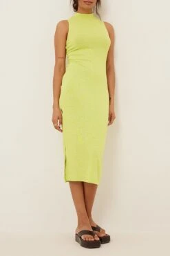 NA-KD Robe à Fente à Col Haut 14 NA-KD Robe à Fente à Col Haut -Lady Doux Soldes Magasin high neck slit detail melange dress 1100 006341 61752520 01c