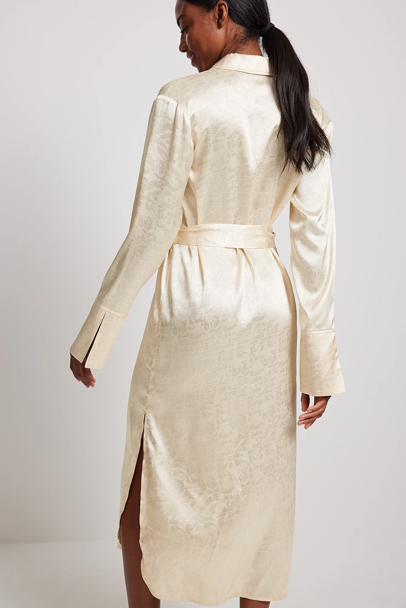 Maxi Robe Chemise, Satin 2 Maxi Robe Chemise, Satin – Image 2