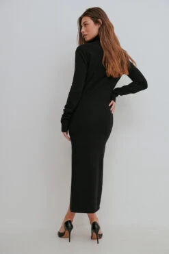 Maxi Robe à Col Roulé 6 Maxi Robe à Col Roulé -Lady Doux Soldes Magasin josefine turtle neck maxi dress 1708 000051 0002 03d