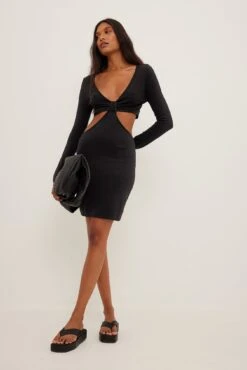 NA-KD Mini Robe Manches Longues