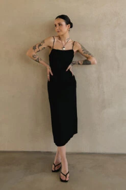 Robe En Lin Mélangé à Bretelles Spaghetti -Lady Doux Soldes Magasin linen blend spaghetti strap dress 1744 000054 0002 2 editorial