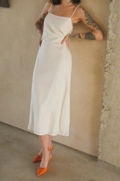 Robe En Lin Mélangé à Bretelles Spaghetti -Lady Doux Soldes Magasin linen blend spaghetti strap dress 1744 000054 0260 1 editorial 1