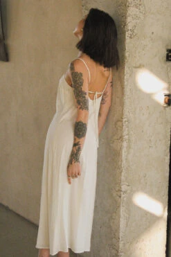 Robe En Lin Mélangé à Bretelles Spaghetti -Lady Doux Soldes Magasin linen blend spaghetti strap dress 1744 000054 0260 2 editorial 1