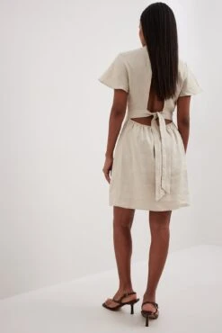 Robe Courte Fluide En Lin Nouée Au Dos -Lady Doux Soldes Magasin linen flowy tie back mini dress 1014 001508 00050051