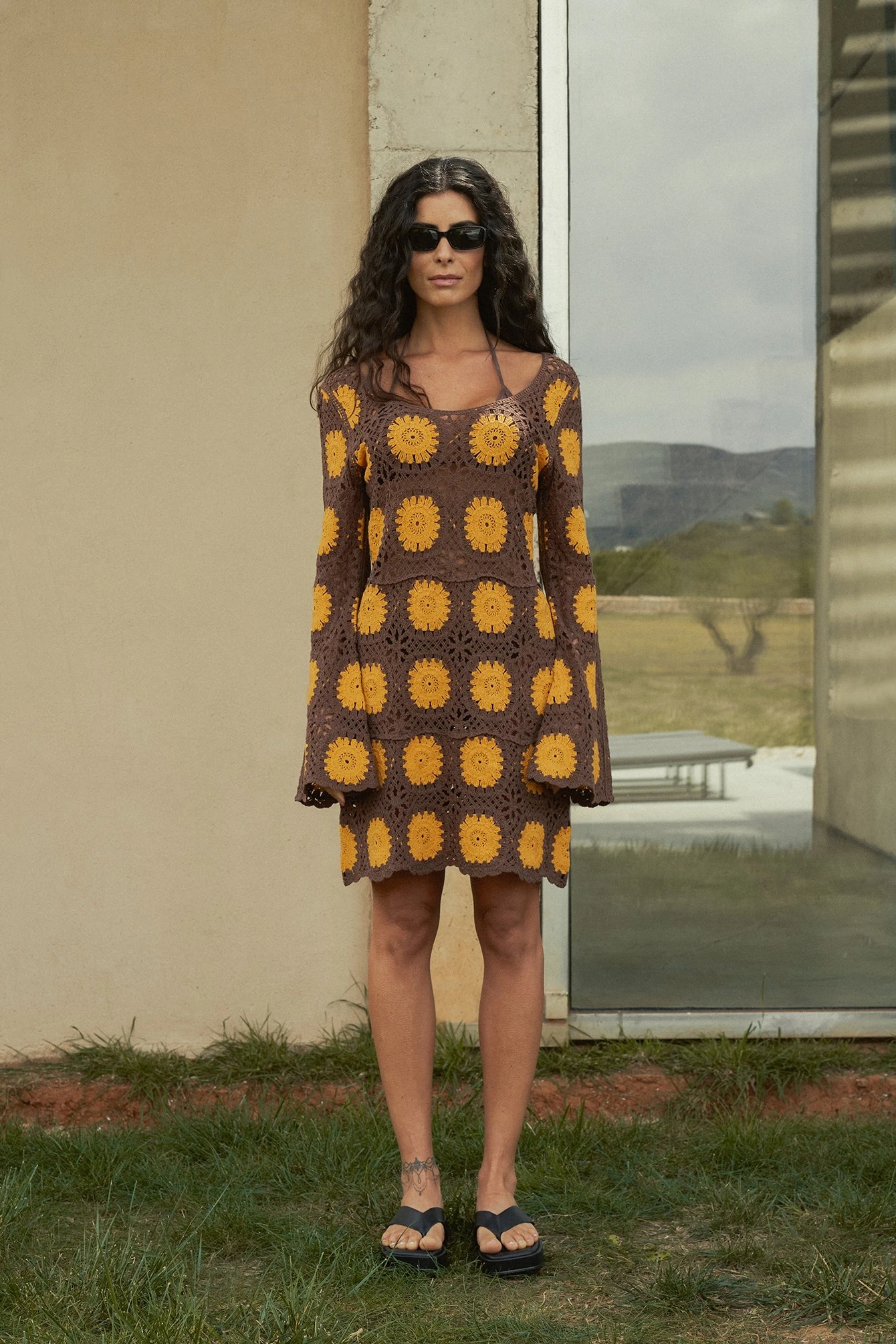 Robe Courte En Maille Crochetée à Manches Longues 8 Robe Courte En Maille Crochetée à Manches Longues – Image 8