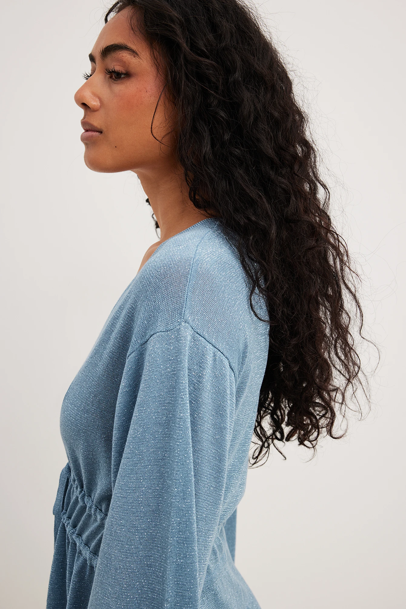 Robe Mini Brillante à Manches Longues 5 Robe Mini Brillante à Manches Longues – Image 5