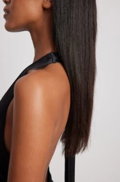 Robe Courte En Tissu Satiné à Bretelles Longues 9 Robe Courte En Tissu Satiné à Bretelles Longues -Lady Doux Soldes Magasin long strap satin mini dress 1783 000000 00020551