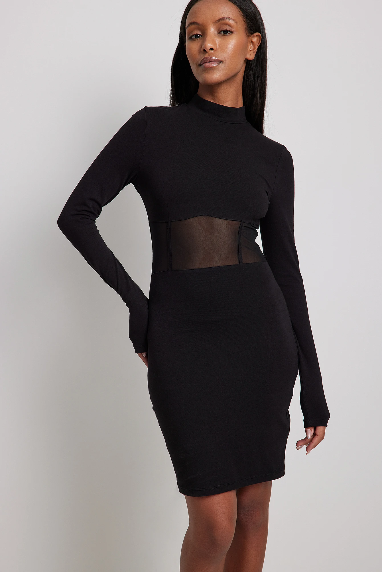 Robe Courte En Tulle à Manches Longues 2 Robe Courte En Tulle à Manches Longues – Image 2