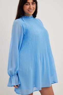 NA-KD Robe Mini Plissée 39 NA-KD Robe Mini Plissée -Lady Doux Soldes Magasin mini pleated dress 1100 006435 0003 2