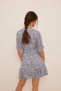 NA-KD Robe Mini Transparente Nouée Sur Le Devant 19 NA-KD Robe Mini Transparente Nouée Sur Le Devant -Lady Doux Soldes Magasin na kd tie front sheer mini dress 1100 004591 0695 0257