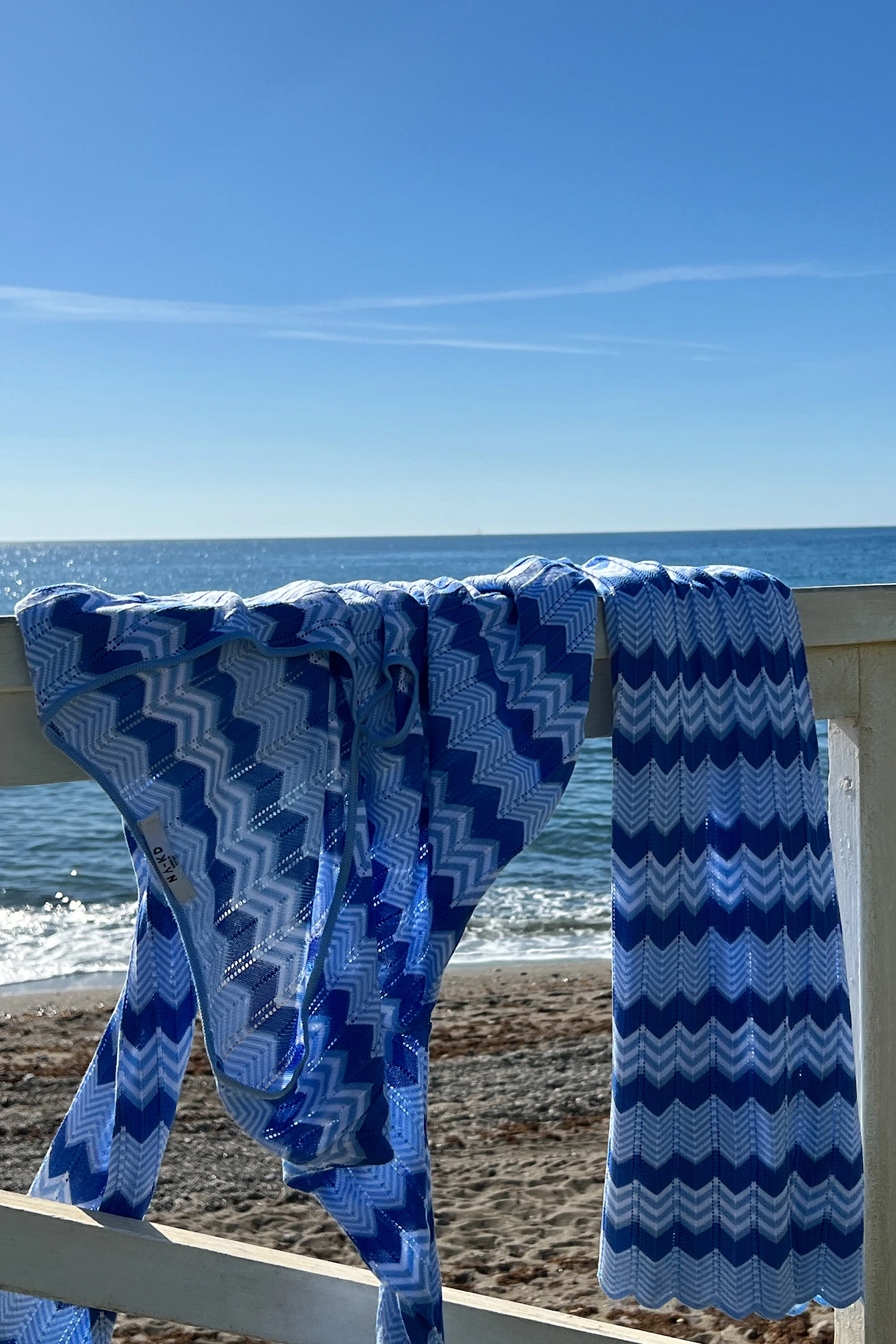 Robe Mi-longue En Maille Ondulée à Détail Goutte D'eau 6 Robe Mi-longue En Maille Ondulée à Détail Goutte D'eau – Image 6