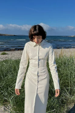 Robe Mi-longue Boutonnée En Simili Cuir -Lady Doux Soldes Magasin nakd pu buttoned midi dress 1018 009830 0260 edit01