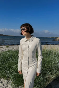 Robe Mi-longue Boutonnée En Simili Cuir -Lady Doux Soldes Magasin nakd pu buttoned midi dress 1018 009830 0260 edit02