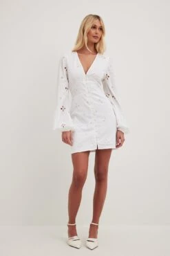Robe Courte En Broderie Anglaise à Manches Ballon -Lady Doux Soldes Magasin nakd anglaise balloon sleeve mini dress 1014 001497 0001 22977