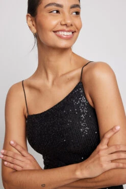 Robe Asymétrique à Sequins -Lady Doux Soldes Magasin nakd asymmetric sequin midi dress 1017 001874 0002 0726 copy